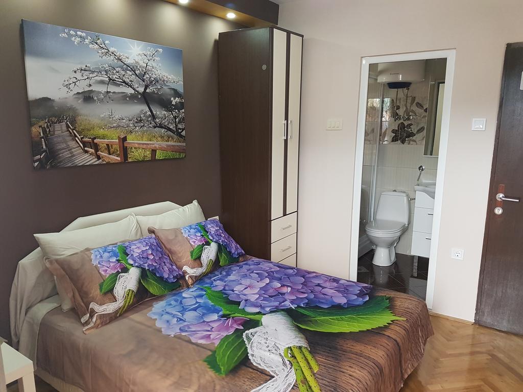 Apartments Vila Galileo Будва Екстер'єр фото